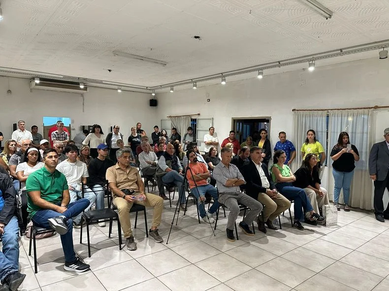 Dugar Chappel al lado de Mario Vadillo, en el acto del Partido Verde.&nbsp;