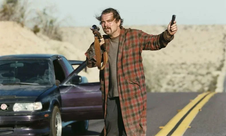 Leonardo DiCaprio interpreta al personaje principal llamado Bob Ferguson