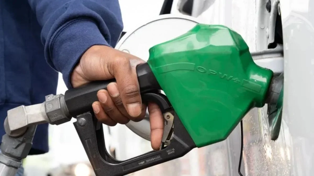 Las petroleras se alinearon con YPF y mantendrán los precios de los combustibles en abril: cuándo aumentará