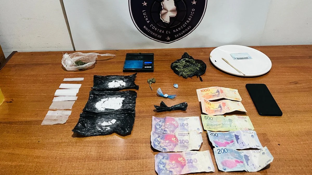Allanaron dos kioscos de droga y detienen a tres personas en allanamientos