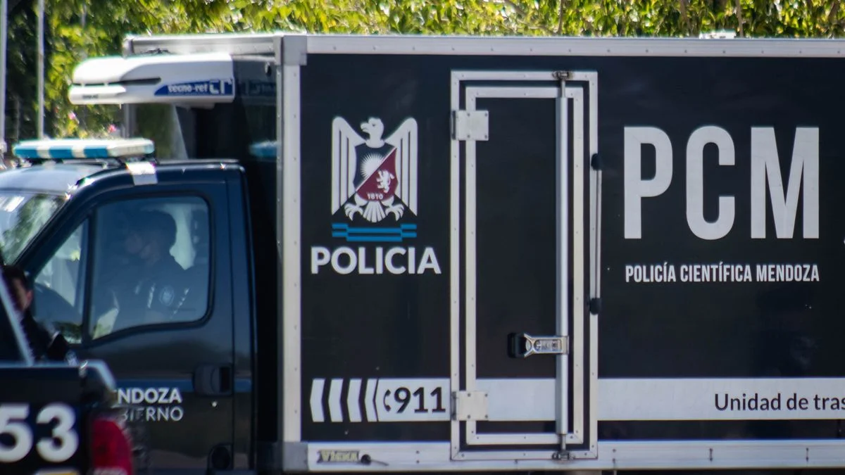Encuentran el cuerpo de un hombre baleado en la calle en Guaymallén e investigan un homicidio