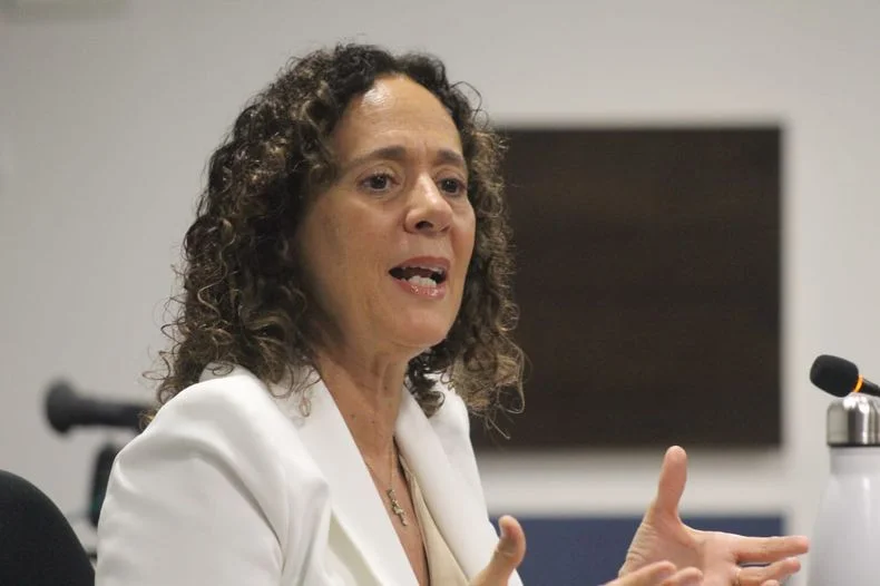 La jueza Laura Guajardo guío el debate