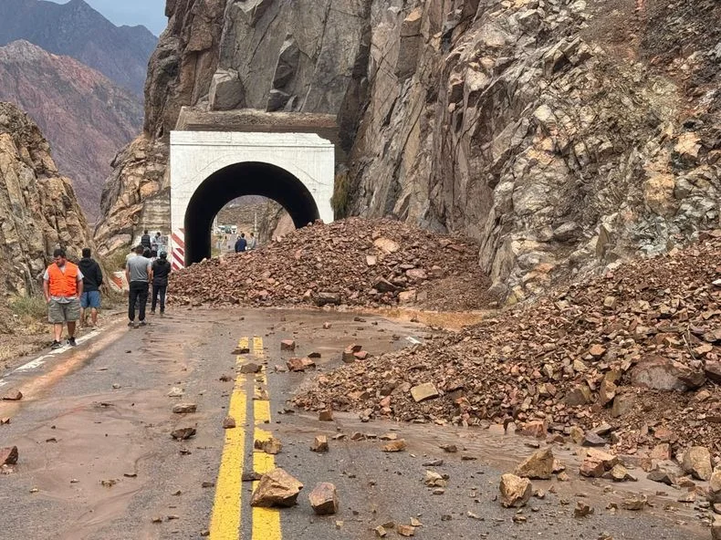 La Ruta 7, totalmente cortada al menos hasta el jueves. 
