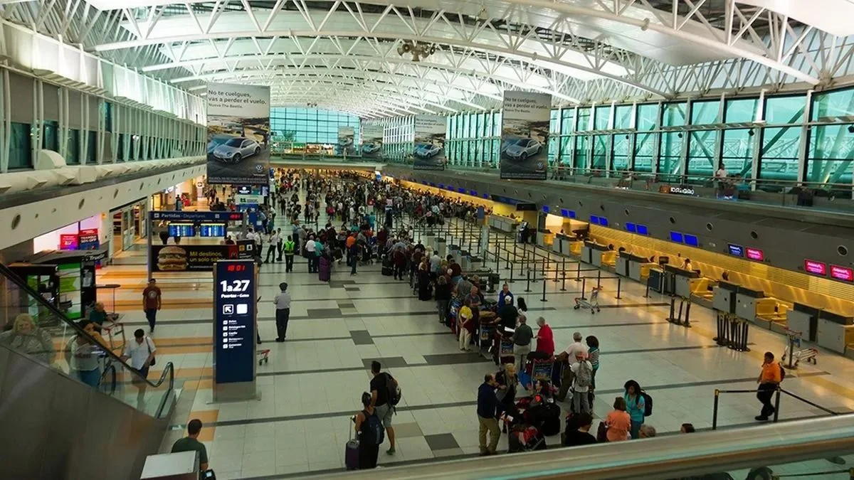 Temor en Ezeiza por una amenaza de bomba en un vuelo que salió de Mendoza