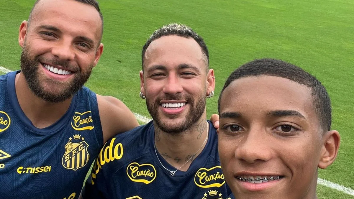 El curioso transporte que utilizó Neymar para llegar a su primer entrenamiento con el Santos