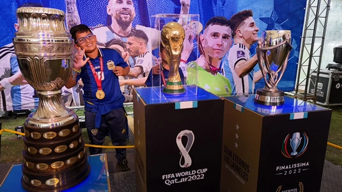 San Rafael y Selección Argentina: furor por la foto con la Copa del Mundo