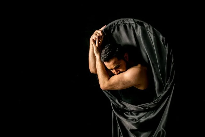 "El monstruo est&aacute; en nosotros": la experiencia teatral que cautiva al p&uacute;blico se despide en el Le Parc