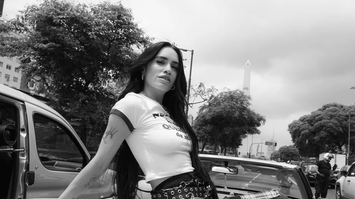 Con dos divertidos videos, Lali anunció nueva fecha en Vélez y cambios en sus shows