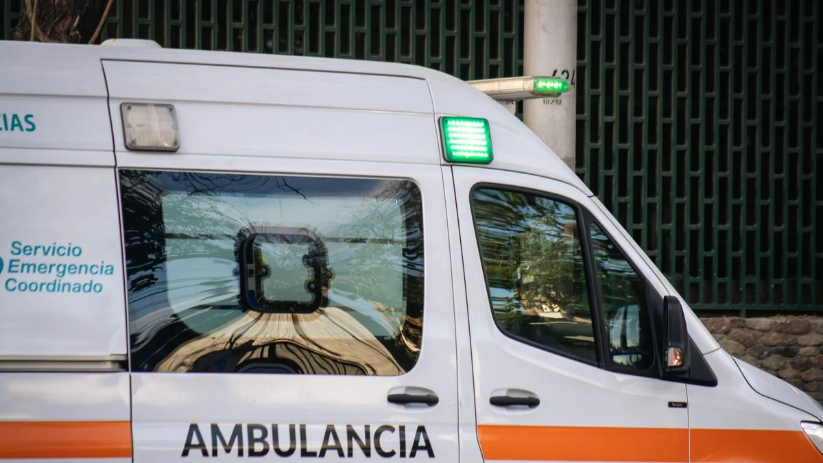 Tragedia en Maipú: un hombre murió al caer del techo de una fábrica