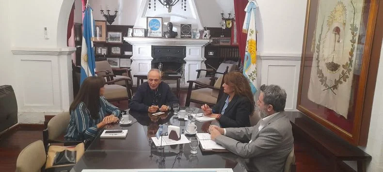 Marisa Garnica, al frente del observatorio junto a Ra&uacute;l Rufeil, intendente radical de San Mart&iacute;n.&nbsp;