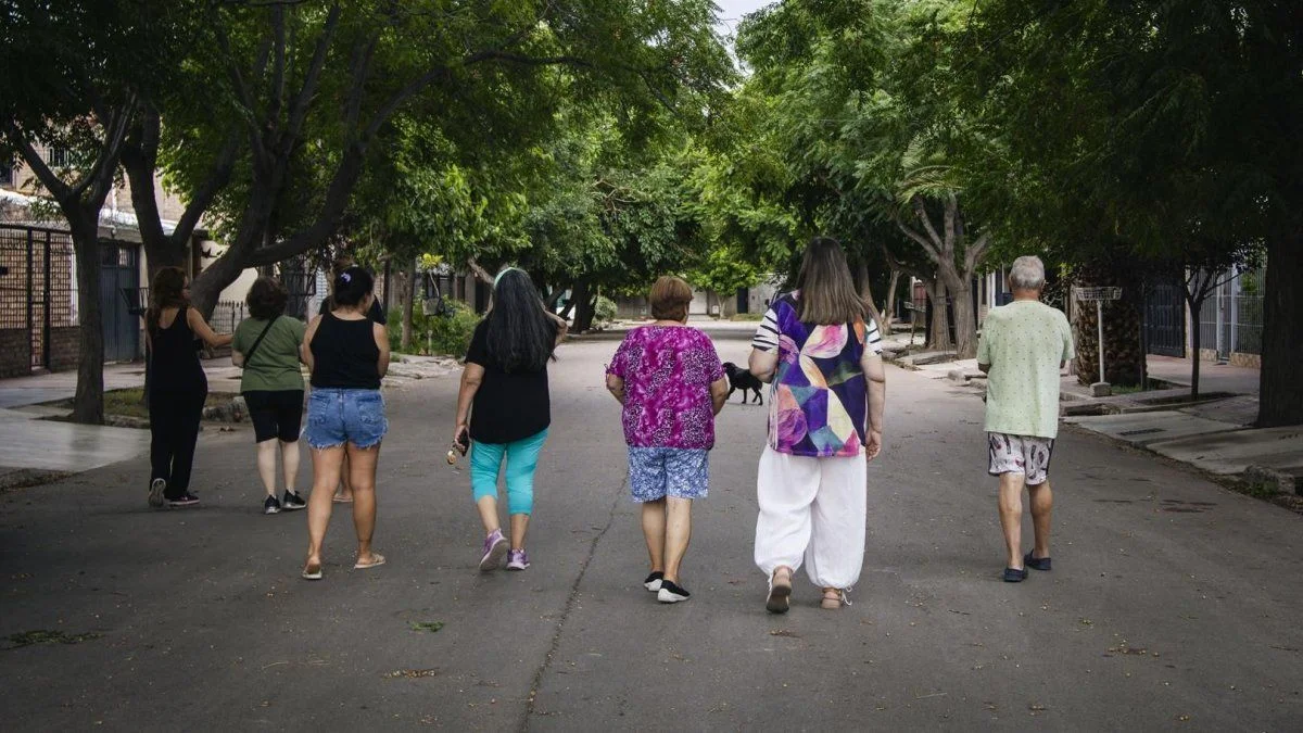 "Nos sentimos abandonados": vecinos de un barrio de Las Heras hartos de la inseguridad y la suciedad