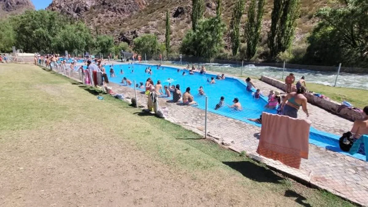 Promociones para pasear en catamarán en el invierno 2025 de San Rafael