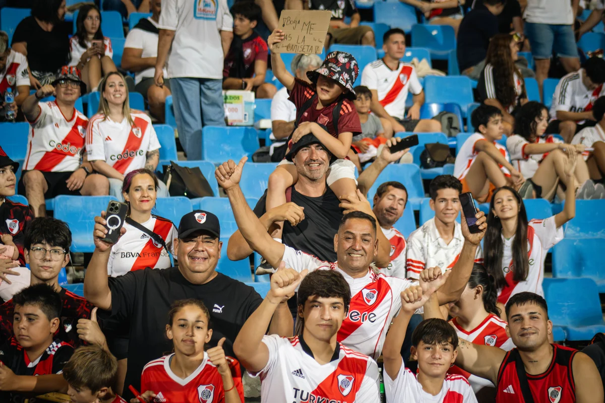 River - Hinchada - Malvinas Argentinas (8).jpg