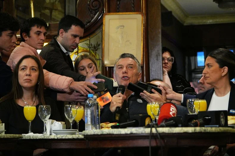 Un video hecho con IA mostraba a Macri diciendo que hab&iacute;a que acompa&ntilde;ar a Manuel Adorni.&nbsp;