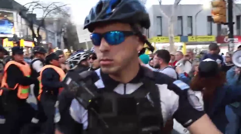 Uno de los policías involucrados en el operativo policial donde fue detenido Facundo Gollano. 