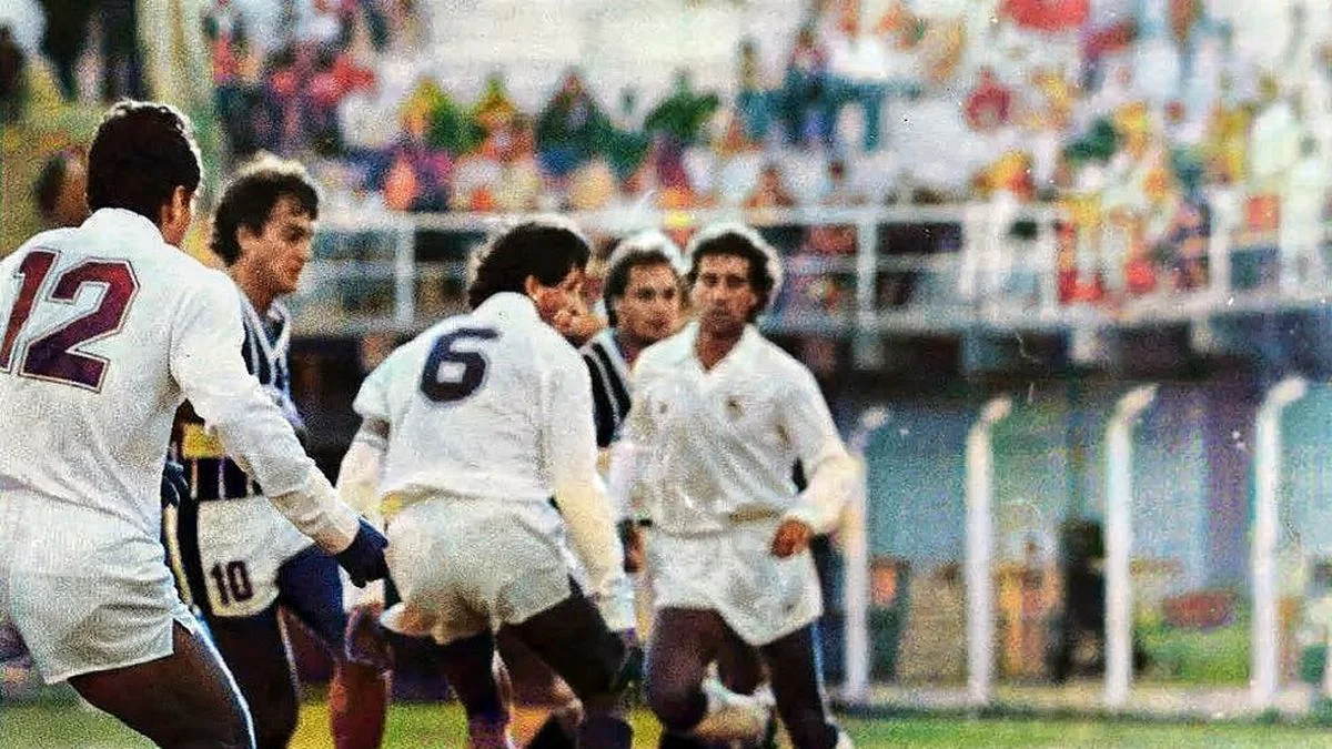 Historias del Gambarte: el día que Godoy Cruz jugó con el Sevilla y con una figura estelar