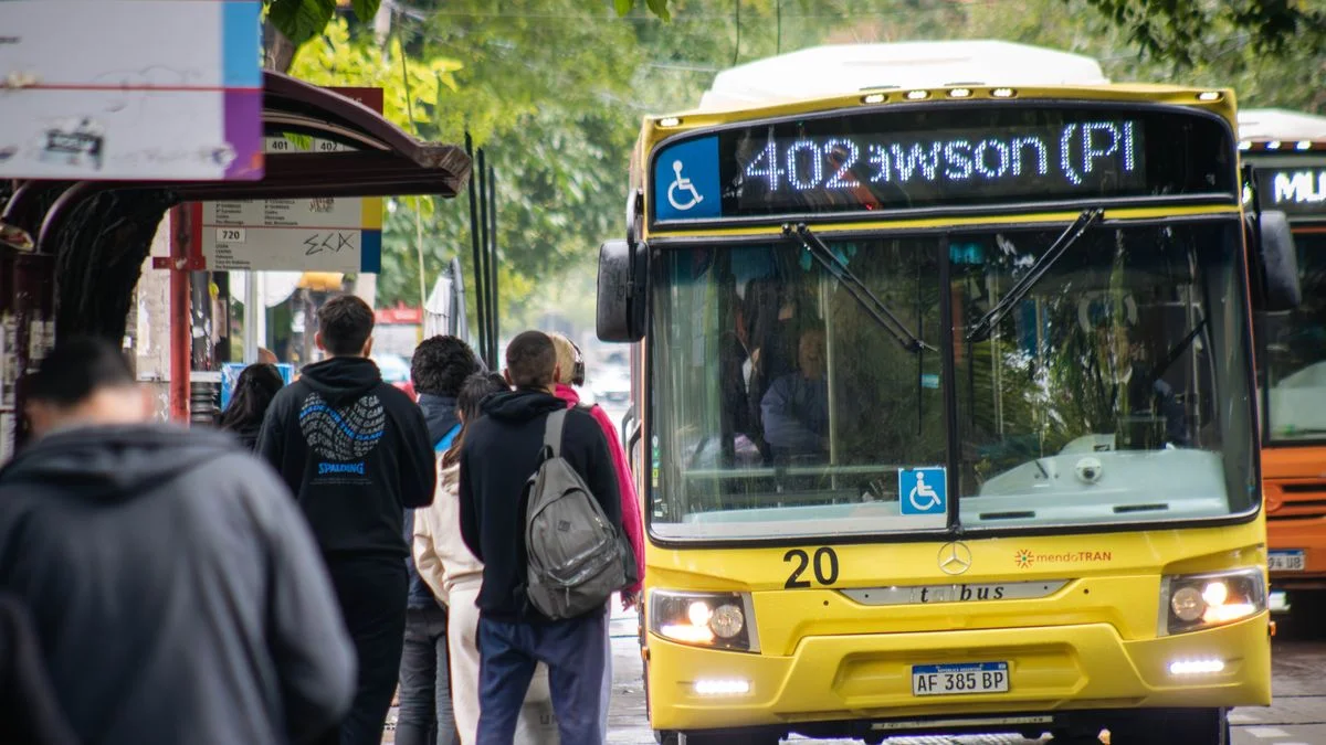 Desde hoy aumenta el boleto de colectivos: costará $1.000 la tarifa básica