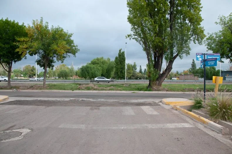 La intersecci&oacute;n donde se har&aacute; la obra que impacta en el tr&aacute;nsito sobre el Acceso Sur.&nbsp;