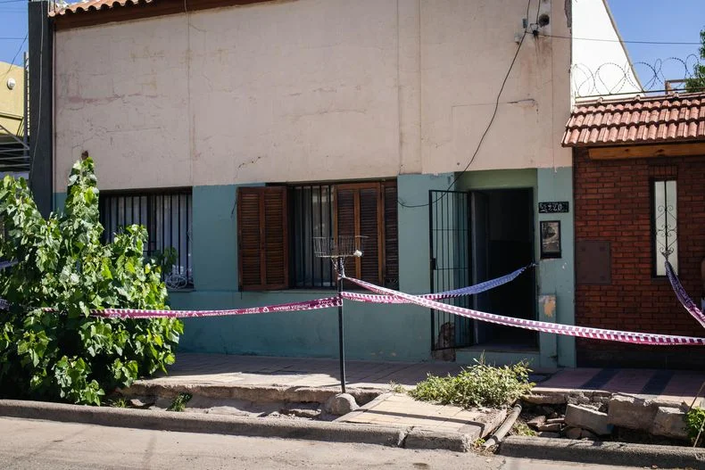 El ingreso de la vivienda que sufrió el colapso del techo