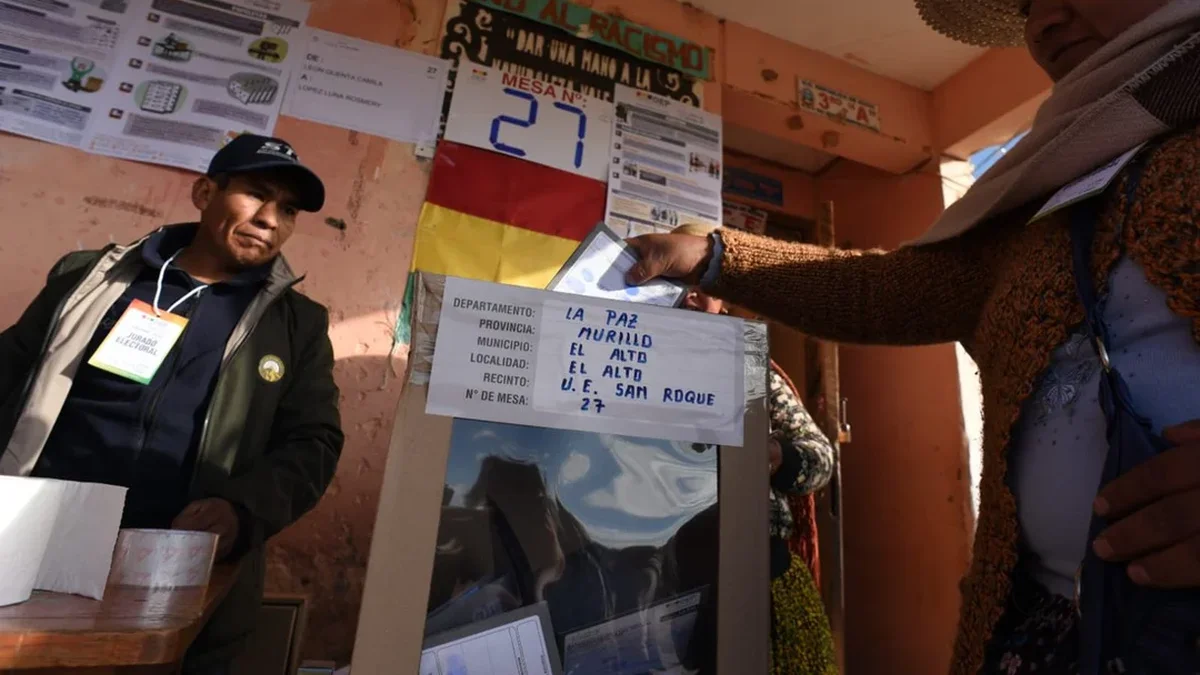 Bolivia elige presidente en medio de una crisis económica y con sondeos que anticipan un giro a la derecha