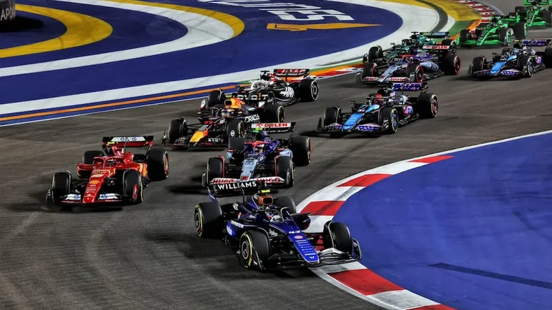Franco Colapinto regresa al complicado circuito de Singapur.
