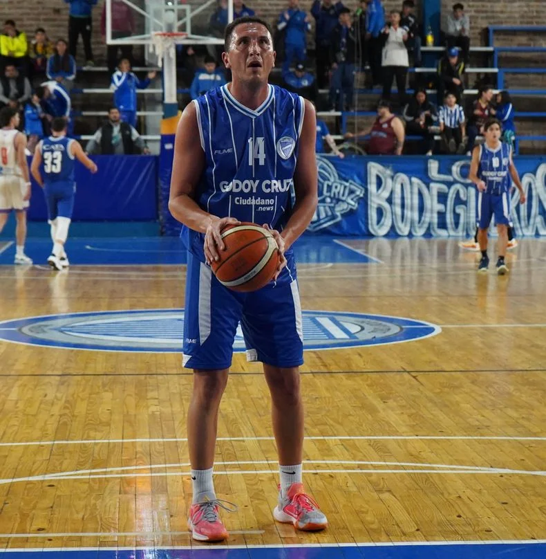 El Apertura de básquet arrancó su segunda fecha.