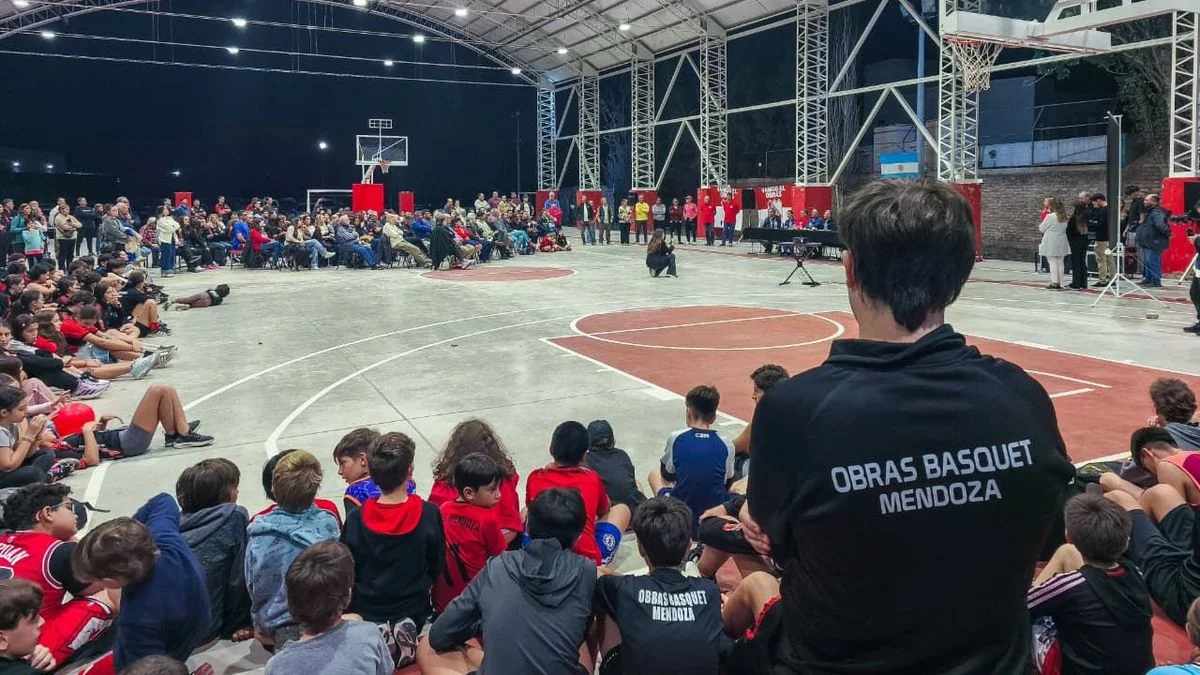 El Club Obras Mendoza inauguró su estadio techado y revoluciona el deporte en Godoy Cruz