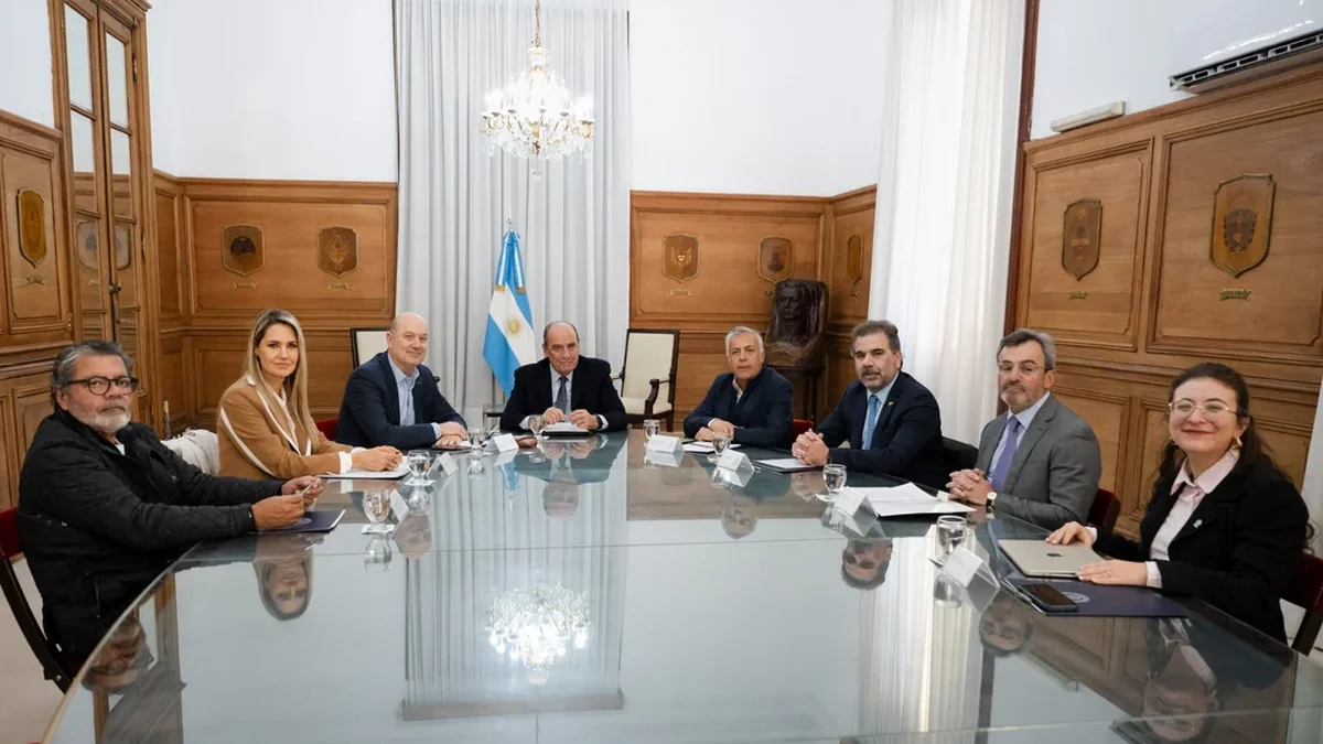 Cornejo quedó en el medio del enojo de los aliados con Milei por el feroz recorte a las provincias
