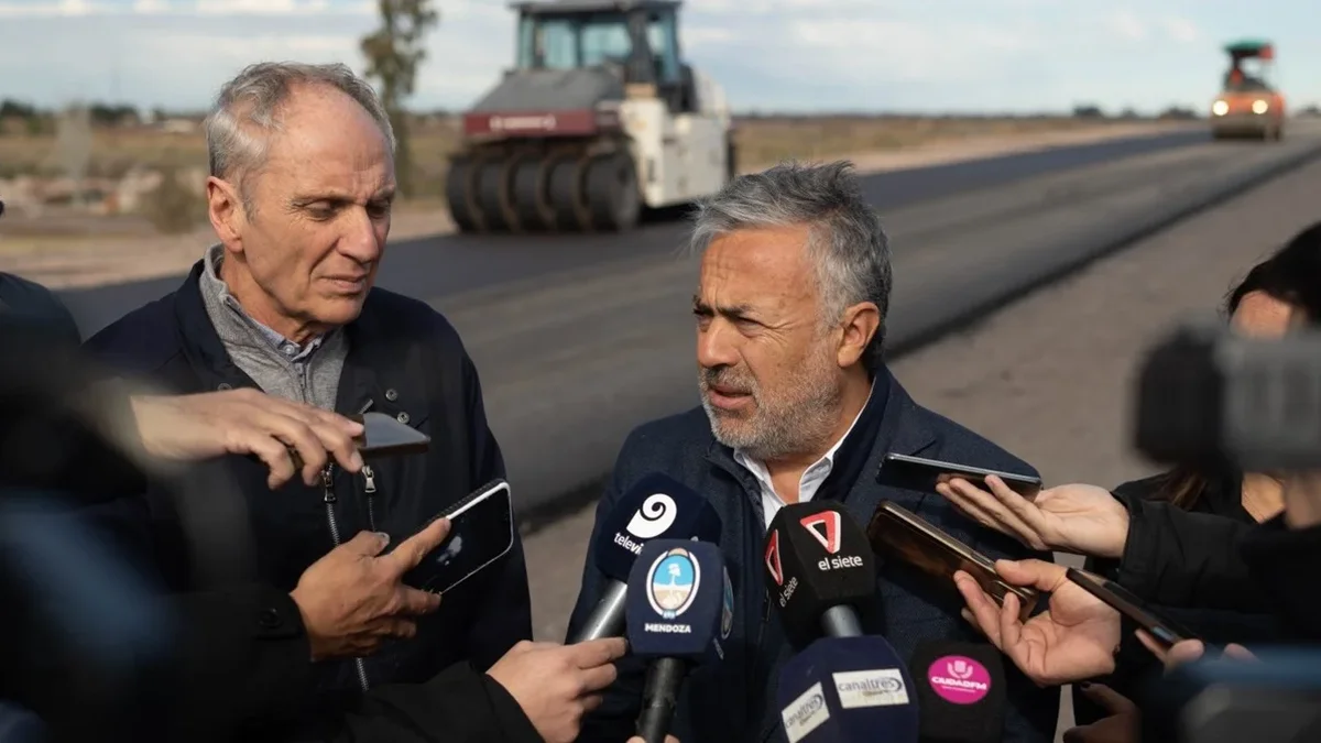 El intendente de San Martín quiere cobrarle a los vecinos por obras viales que debería pagar Javier Milei