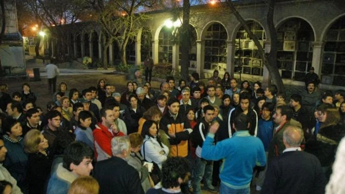 El Cementerio de la Capital propone una agenda nocturna durante las vacaciones