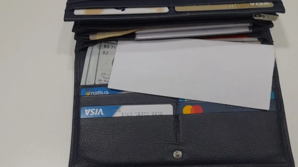 Hallazgo en San Rafael: un empleado municipal encontró una billetera con dólares y busca al dueño