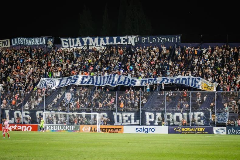 El Ministerio de Seguridad sancion&oacute; a siete hinchas de Independiente Rivadavia.