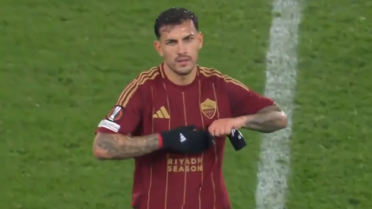 ¿Se viene a Boca? La bronca de Paredes tras salir reemplazado en el partido de la Roma