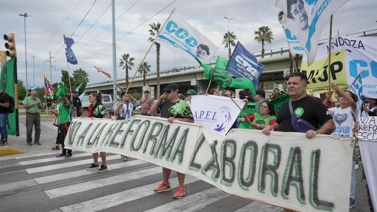 Reforma laboral: la CGT recusó a los jueces que volvieron a poner en vigencia la ley