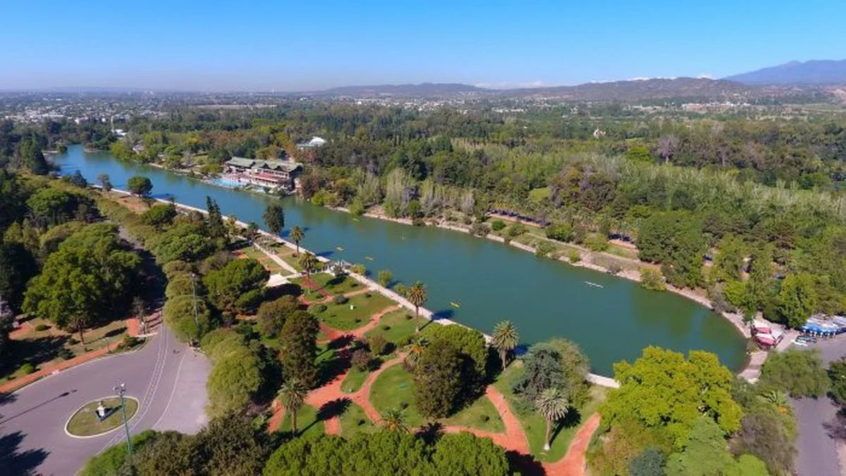 Vino Blues, una experiencia musical para disfrutar en el Lago del Parque General San Martin