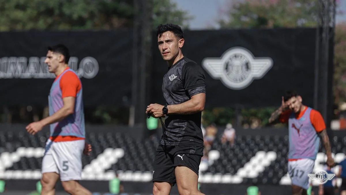 Rodrigo Leppez, el preparador físico mendocino que cumple sueños en Libertad de Paraguay