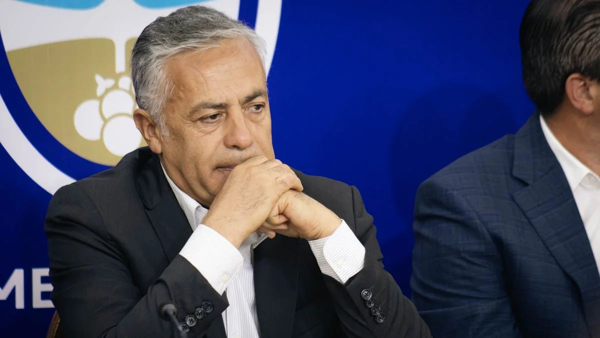 Una encuesta aleja a Alfredo Cornejo de los primeros lugares y un intendente del PJ sigue en el podio