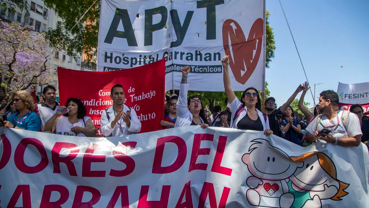 Versiones cruzadas: los residentes del Hospital Garrahan aseguran no haber recibido oferta