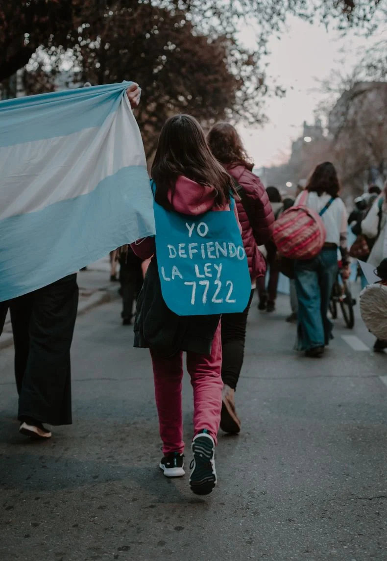 Postal de la última marcha en las calles de Mendoza por la 7722. 