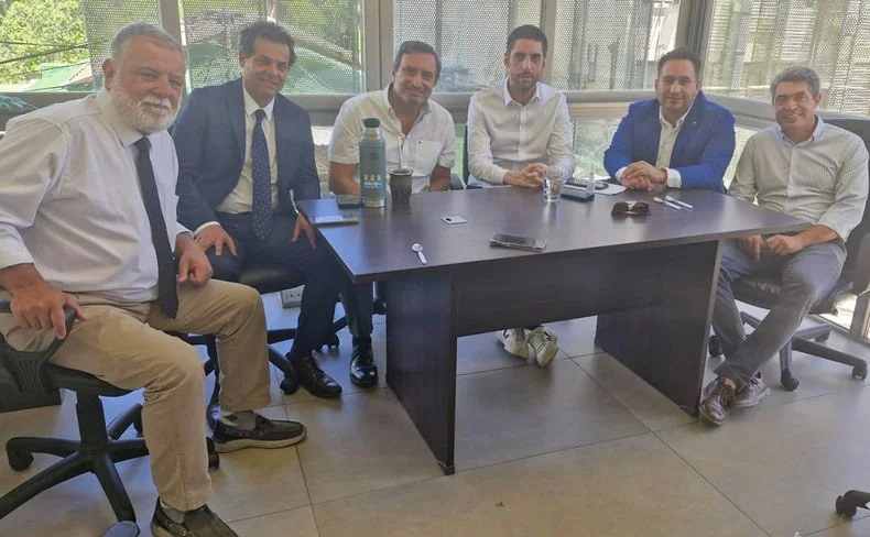 Referentes de LUM con Casielles a fines de 2024 en Mendoza.