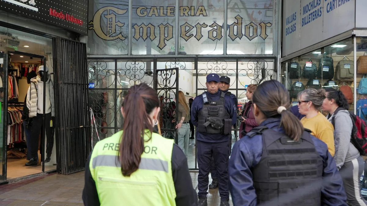 Esperan resultado de informes por la muerte de una pareja en un departamento en pleno centro mendocino
