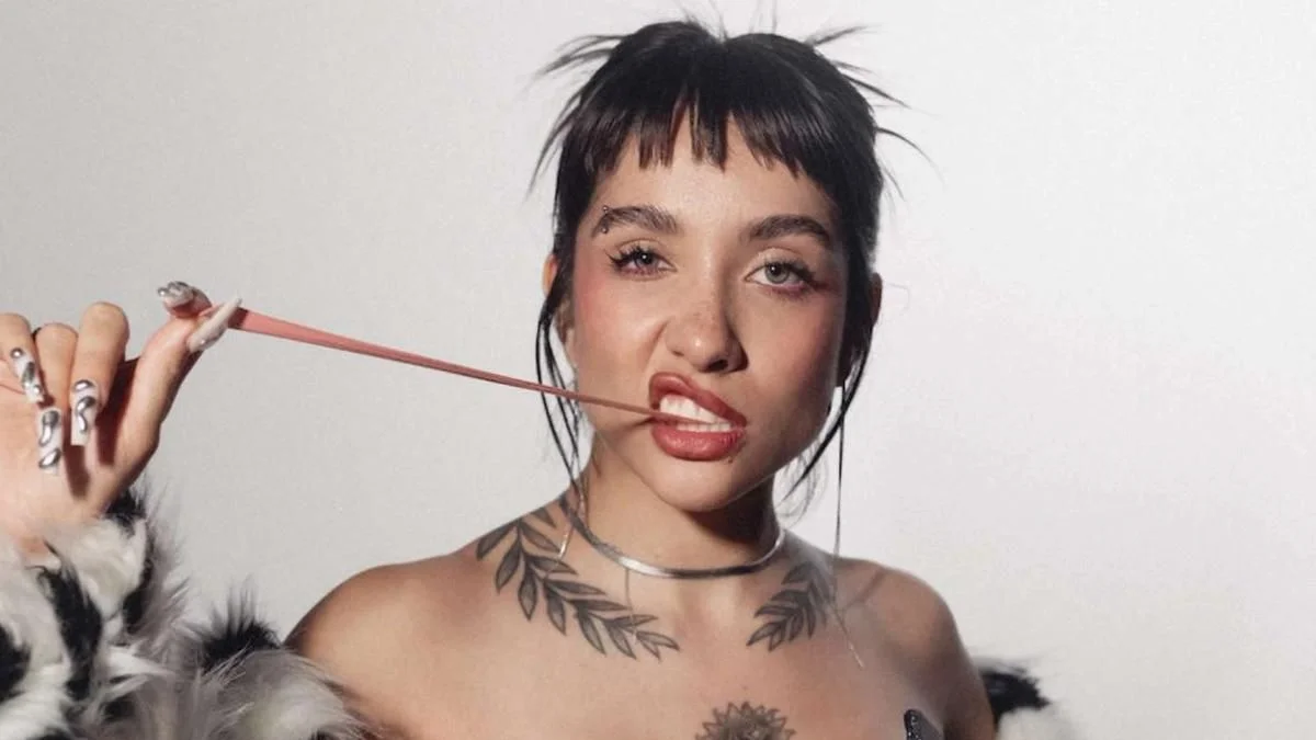 María Becerra se hartó de los haters que la tildan de "zurdita" y respondió las críticas en redes