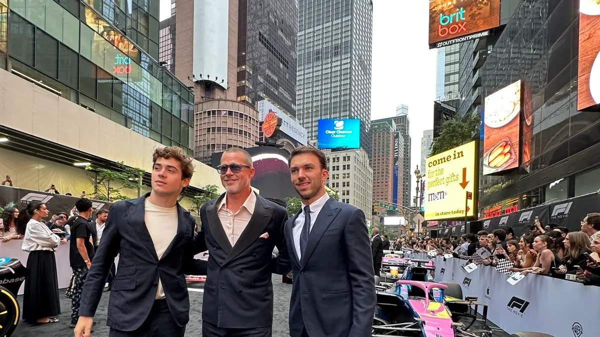 Franco Colapinto y un cálido saludo con Brad Pitt en la avant premiere de "F1: La película"