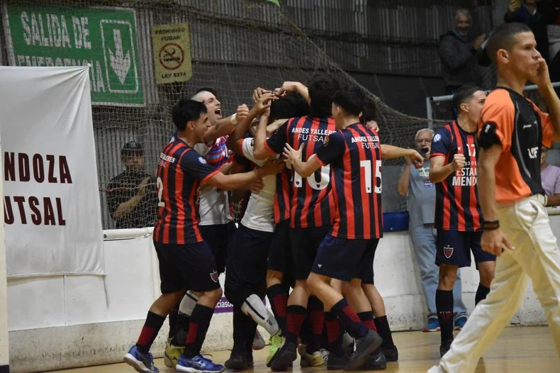 Andes Talleres es el mejor equipo del país en C 20 de fútbol de salón.