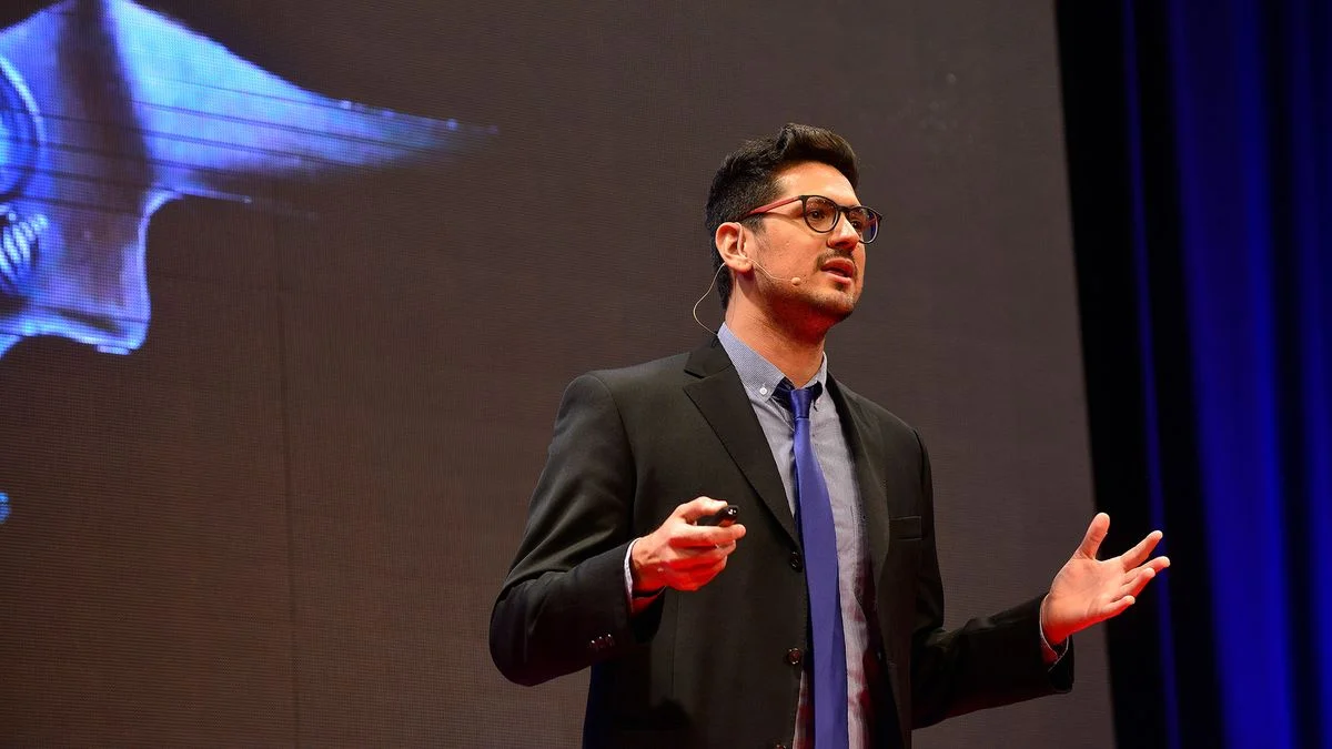 Fabri Ballarini presenta los últimos descubrimientos de la ciencia sobre el amor