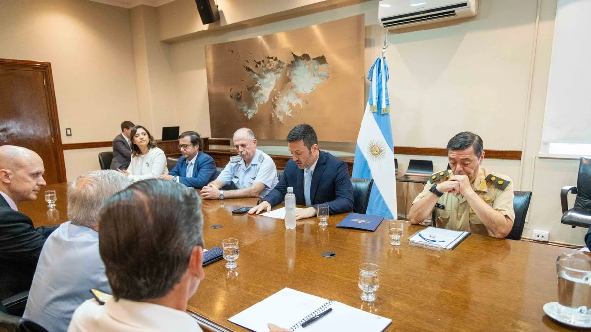 Críticas a Defensa: quién es el empresario al que vinculan con Luis Petri y qué hace en Mendoza