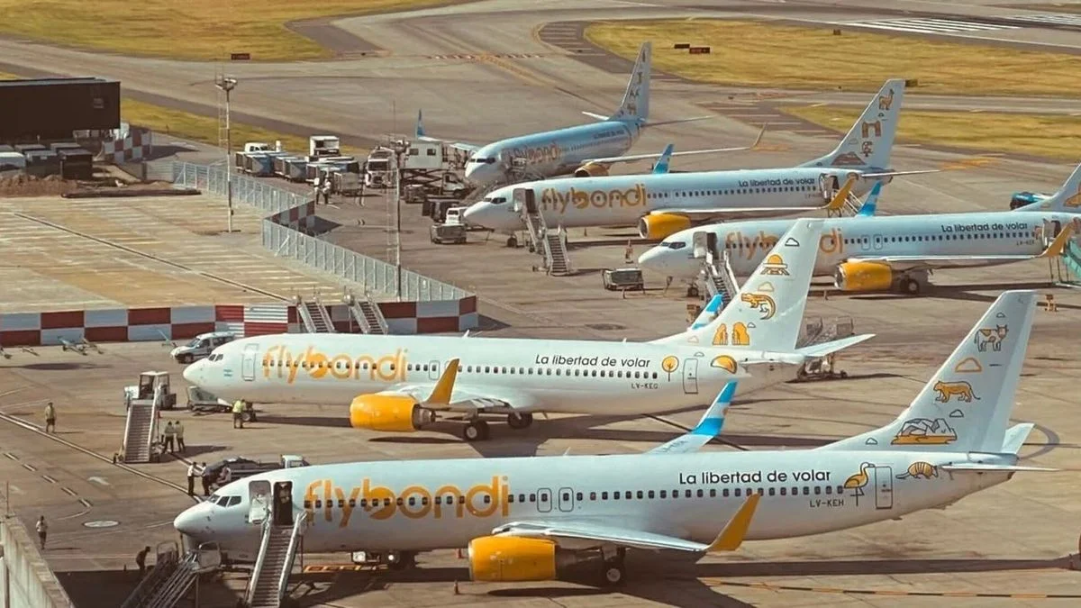 Flybondi lanzó un plan de retiros voluntarios y abre interrogantes sobre el futuro del modelo low cost