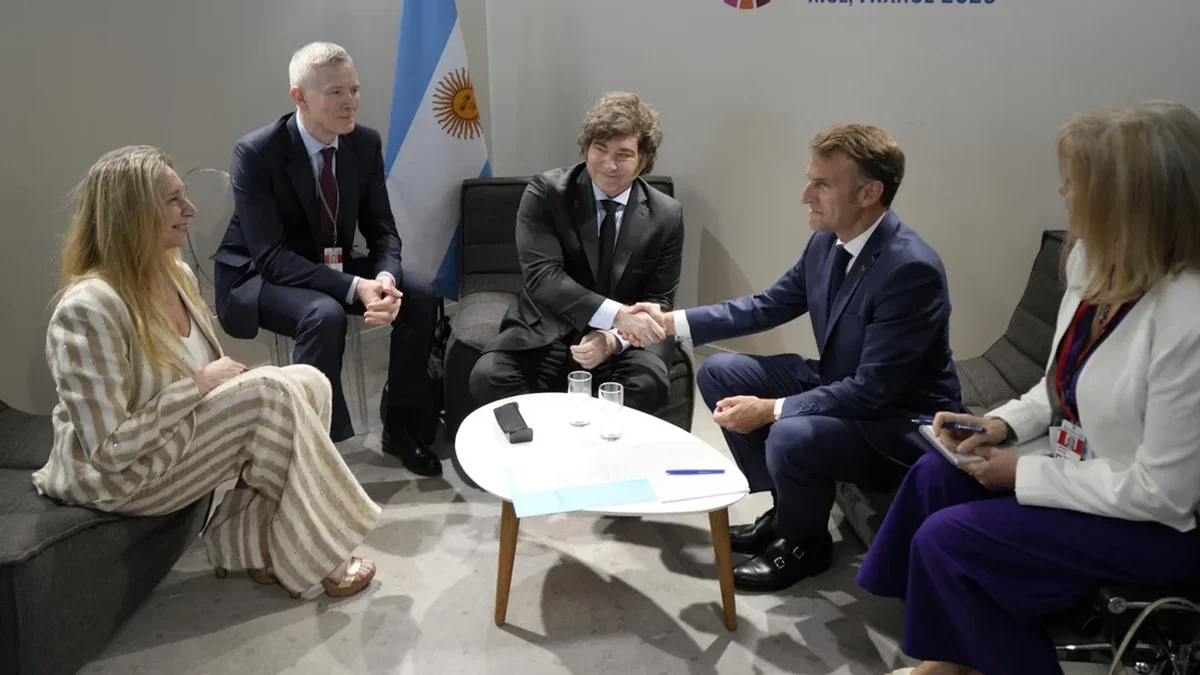 Antes de viajar a Israel, Javier Milei se reunió con el presidente de Francia en un evento de la ONU