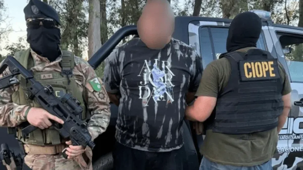 Estaba prófugo: detuvieron a un hombre vinculado a una peligrosa banda narco que opera en Rosario