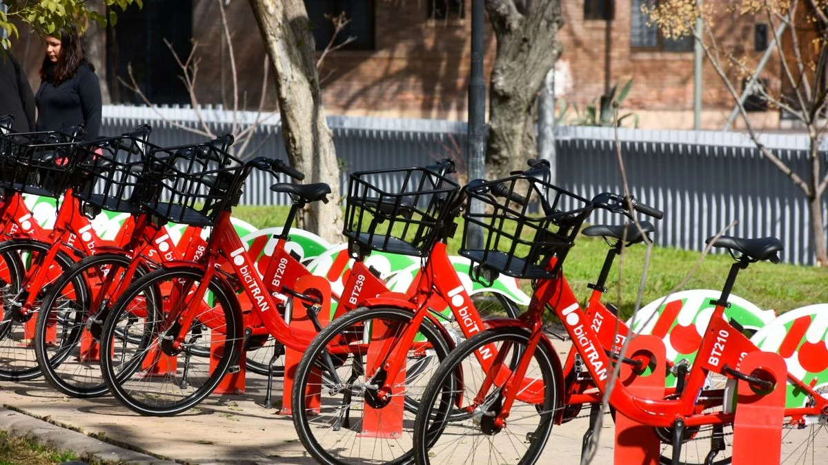 BiciTran cumple 2 años y ofrece viajes gratis: cómo usarlas y dónde están las bicicletas